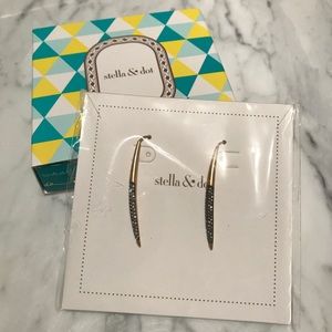 New Moon Earrings NWT